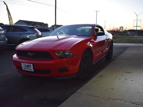 Used 2012 Ford Mustang Coupe image 3