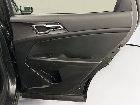 Used 2025 Kia Sportage LX image 30