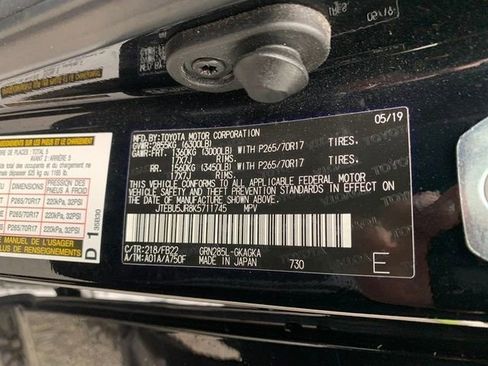 Used 2019 Toyota 4Runner SR5 AWD/4WD image 28