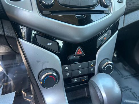 Used 2016 Chevrolet Cruze LT image 25