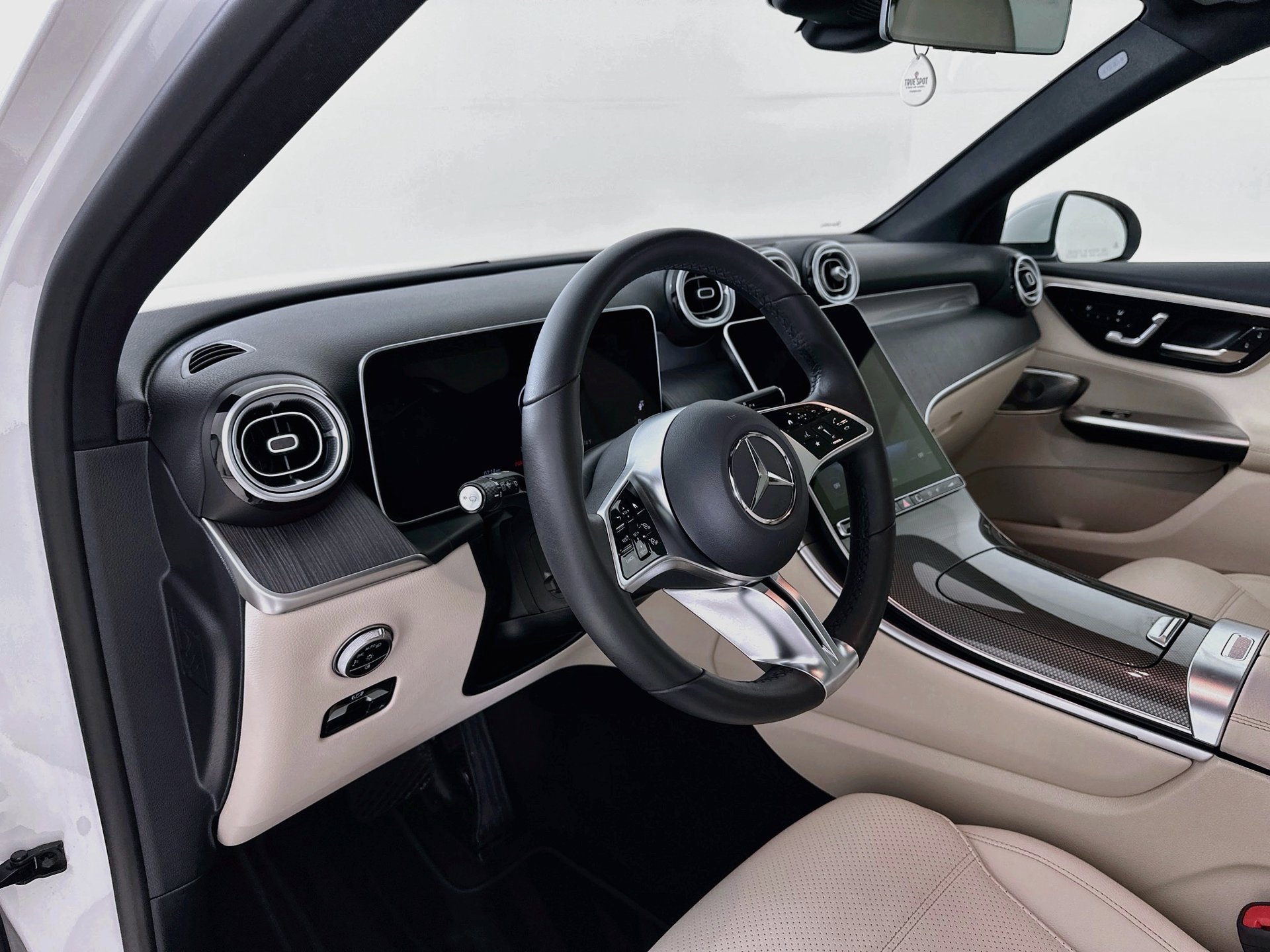 Certified 2026 Mercedes-Benz GLC 300 image 10