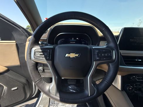 Used 2022 Chevrolet Suburban Premier AWD/4WD image 14