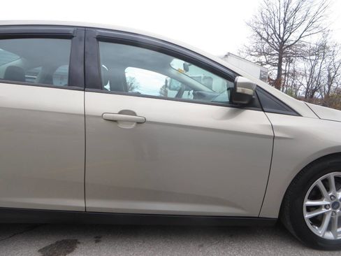 Used 2016 Ford Focus SE image 20