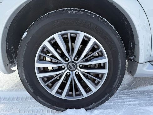 Used 2024 Nissan Armada SL w/ Captain's Chairs Package image 16