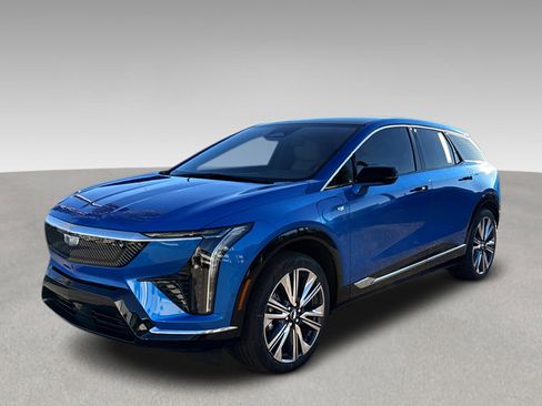 New 2026 Cadillac Optiq Luxury 2 image 3