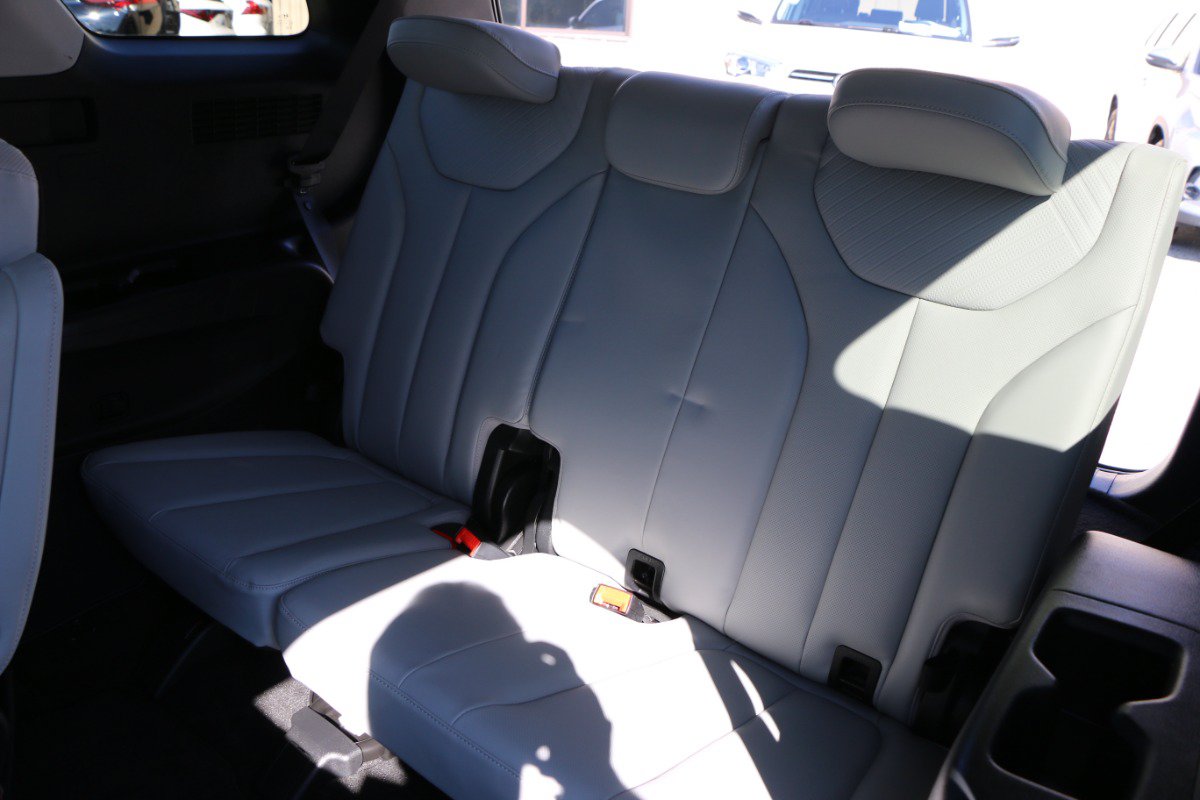 Used 2025 Hyundai Palisade SEL FWD image 34