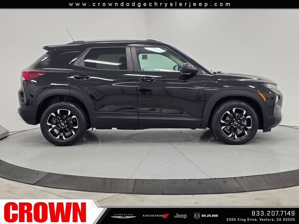 Used 2023 Chevrolet TrailBlazer LT FWD image 8