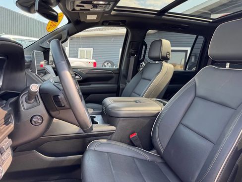 Used 2024 GMC Yukon XL SLT image 13