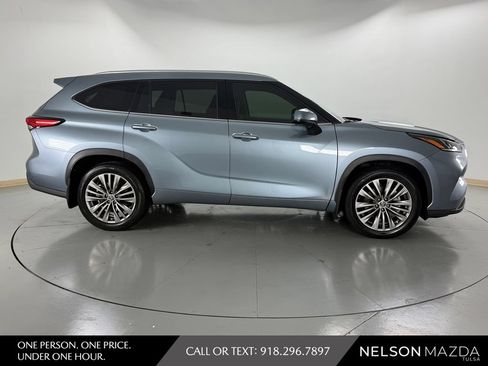 Used 2021 Toyota Highlander Platinum AWD/4WD image 5