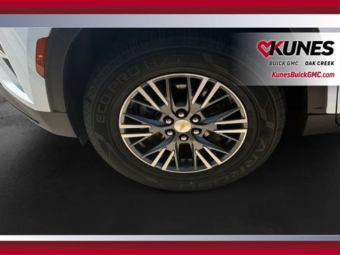 Used 2024 Chevrolet Traverse LT FWD image 13