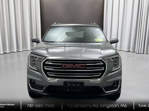 Used 2024 GMC Terrain SLT AWD/4WD image 2