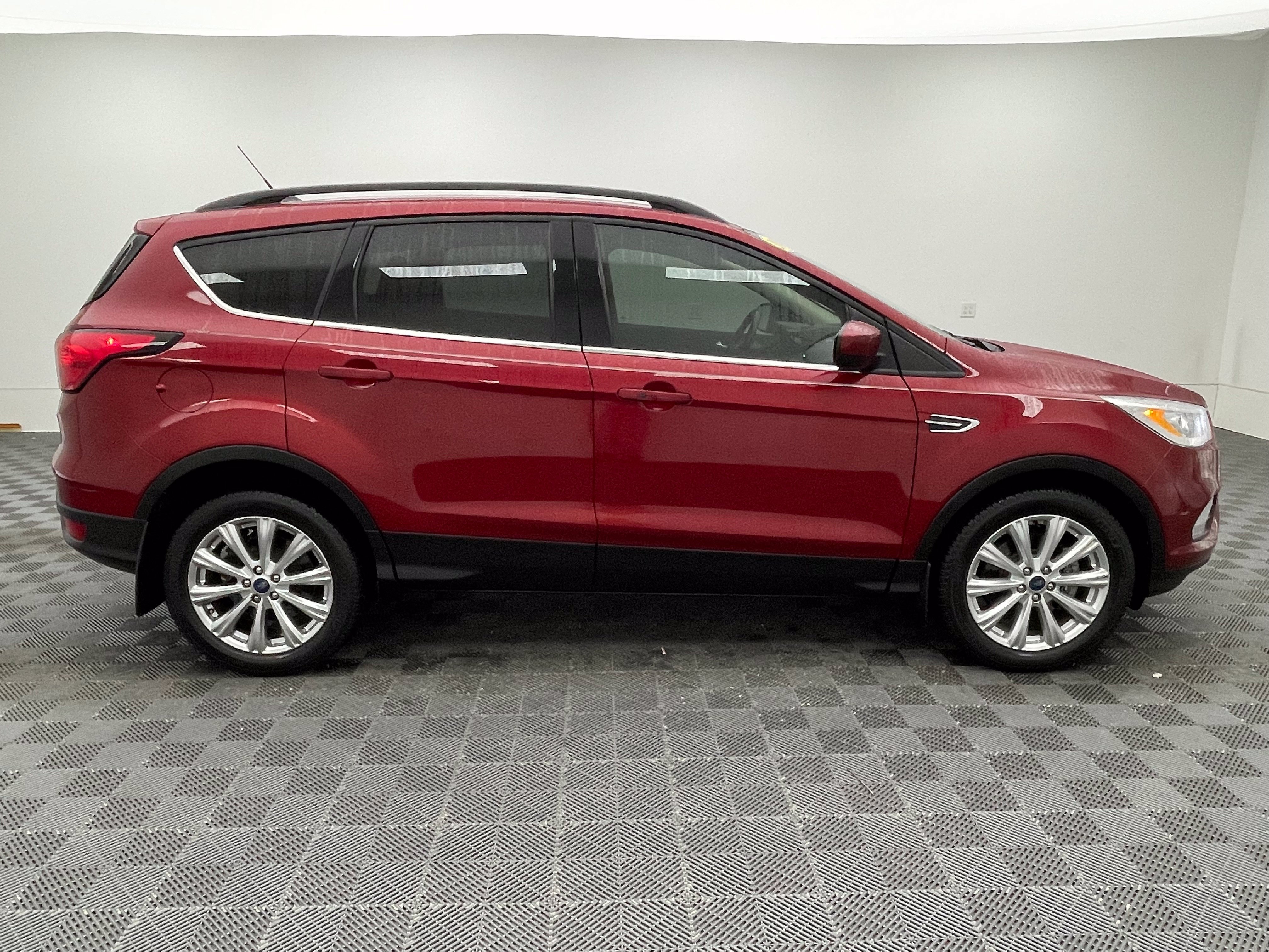 Used 2019 Ford Escape SEL AWD/4WD image 7