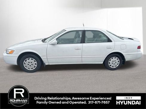 Used 1997 Toyota Camry LE image 2