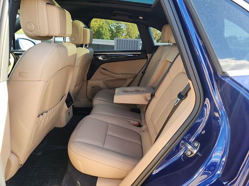 New 2026 Porsche Macan image 9