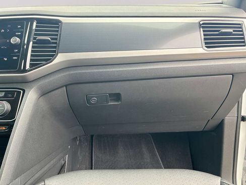 Used 2020 Volkswagen Atlas Cross Sport SEL image 29