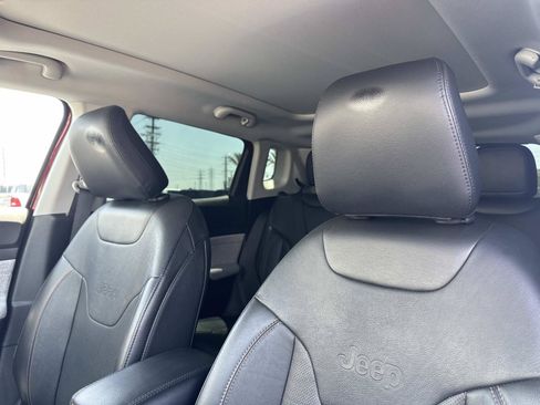 Used 2022 Jeep Compass Latitude w/ Sun and Sound Group AWD/4WD image 24