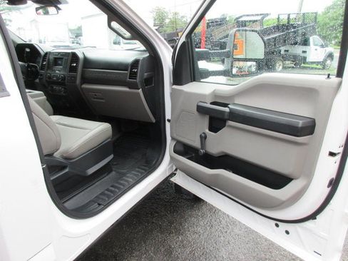 Used 2020 Ford F550 2WD Regular Cab Super Duty image 14