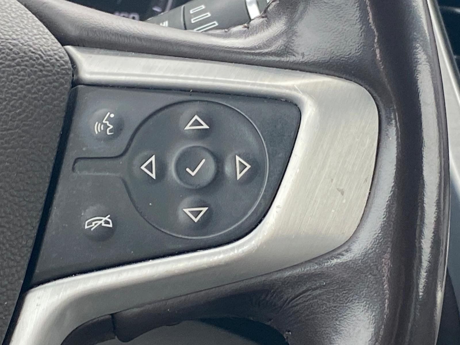 Used 2021 GMC Acadia SLT w/ LPO, Floor Liner Package FWD image 9