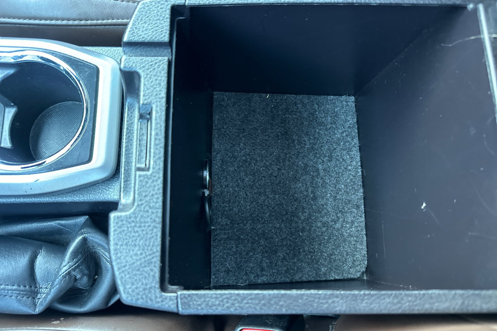 Used 2016 Toyota Tacoma Limited w/ Towing Package RWD image 31