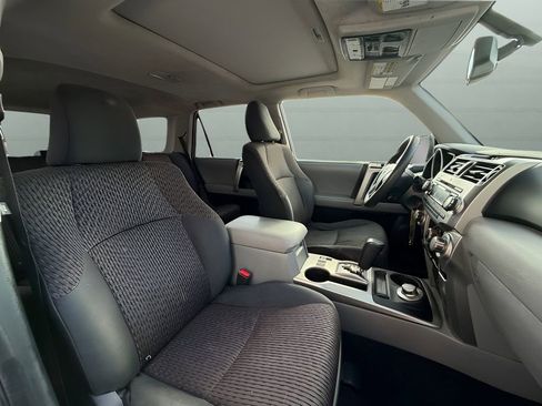 Used 2013 Toyota 4Runner SR5 w/ Convenience Pkg image 17