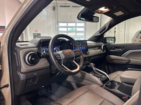 Used 2023 Chevrolet Colorado ZR2 w/ ZR2 Convenience Package III AWD/4WD image 15