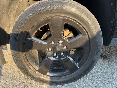 Used 2018 Chevrolet Silverado 1500 W/T w/ Black Out Edition image 9