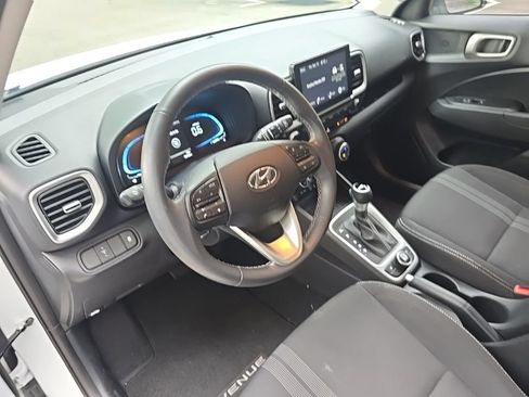 Used 2026 Hyundai Venue SEL FWD image 13