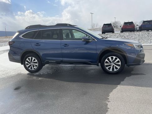 Used 2021 Subaru Outback Premium image 2