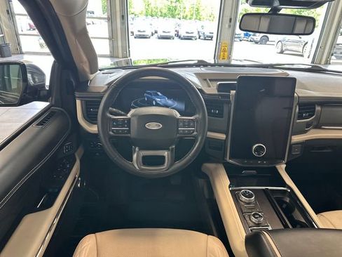 Used 2024 Ford Expedition Max Platinum AWD/4WD image 2