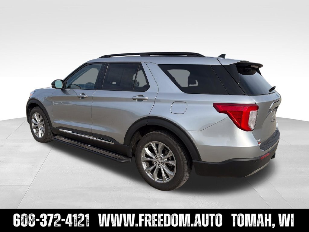 Used 2024 Ford Explorer XLT w/ Equipment Group 202A AWD/4WD image 4