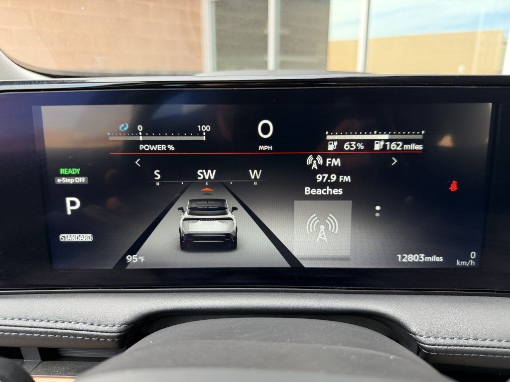 Used 2024 Nissan Ariya FWD image 17
