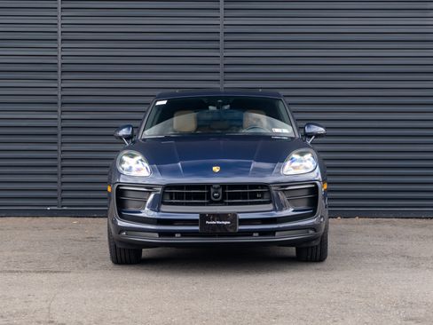 Certified 2023 Porsche Macan image 11