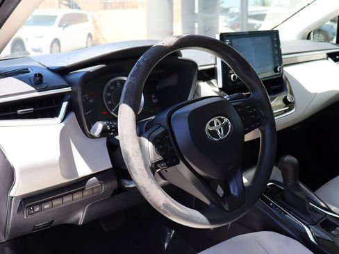 Used 2020 Toyota Corolla LE FWD image 39