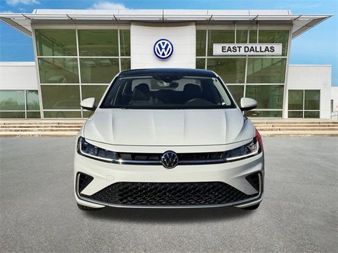 Certified 2025 Volkswagen Jetta SE image 5