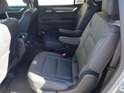 Used 2024 GMC Acadia Elevation w/ Black Edition image 30