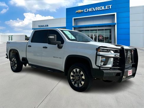 Used 2021 Chevrolet Silverado 2500 Custom w/ Custom Value Package image 3