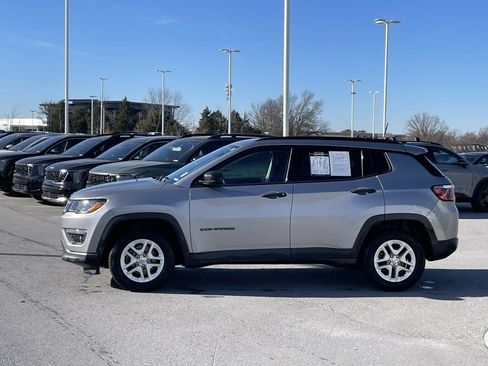 Used 2018 Jeep Compass Sport image 4