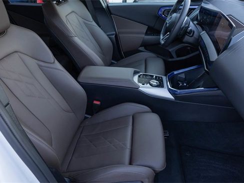 Certified 2025 BMW X3 xDrive30i w/ Premium Package image 21