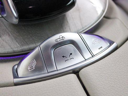 Used 2022 Mercedes-Benz E 450 Cabriolet image 40
