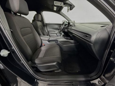 Certified 2025 Honda HR-V Sport image 24