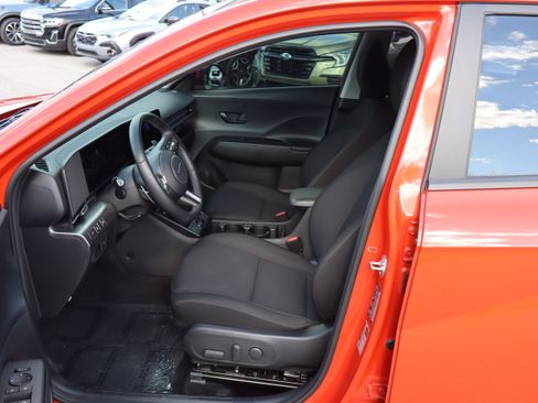 Certified 2025 Hyundai Kona SEL AWD/4WD image 12