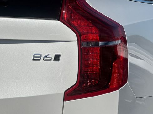 Certified 2024 Volvo XC90 B6 Plus image 13