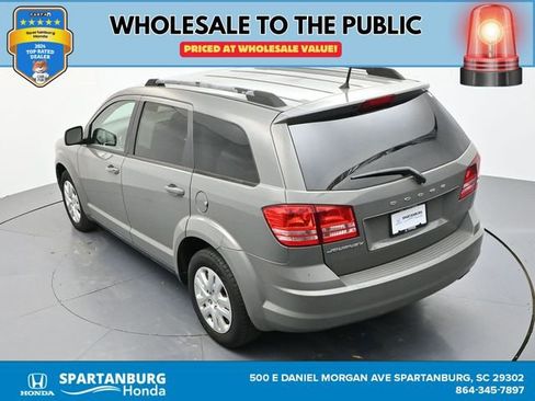 Used 2019 Dodge Journey SE image 32