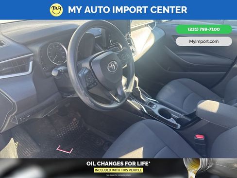Used 2022 Toyota Corolla LE image 8