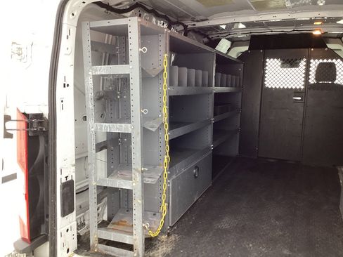 Used 2016 Ford Transit 250 130 Low Roof RWD image 33