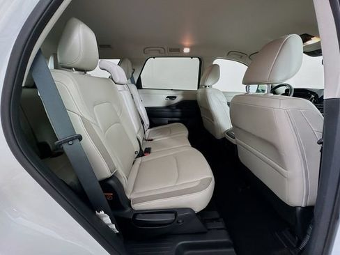 Used 2023 Nissan Pathfinder SL AWD/4WD image 45