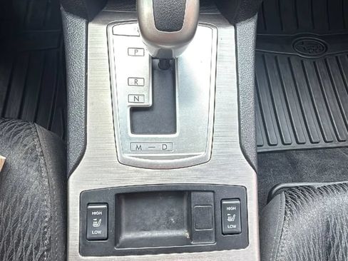 Used 2011 Subaru Outback 2.5i Premium w/ All-Weather Pkg AWD/4WD image 18