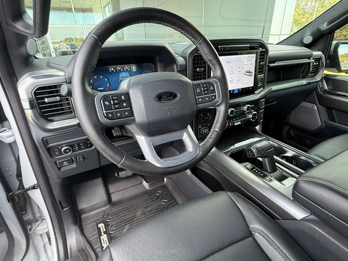 Used 2025 Ford F150 Lariat w/ Equipment Group 501A Mid image 11