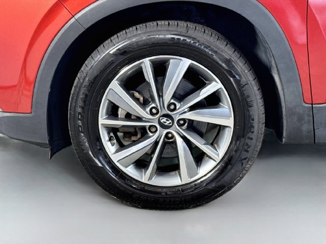 Used 2019 Hyundai Santa Fe SEL FWD image 37