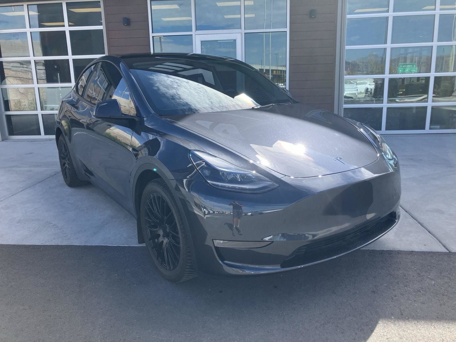 Used 2024 Tesla Model Y Long Range AWD/4WD image 2